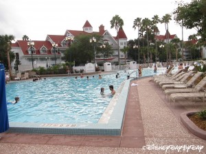 Grand Floridian Courtyard Pool 072013 - 8