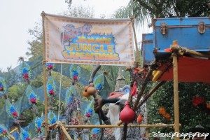 Mickey's Jammin' Jungle Parade 072013 - 1