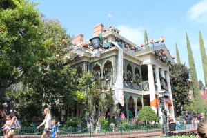 Disneyland Haunted Mansion 03