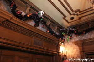 Disneyland Haunted Mansion 17