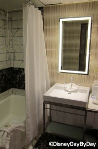 Contemporary Resort Bath 7
