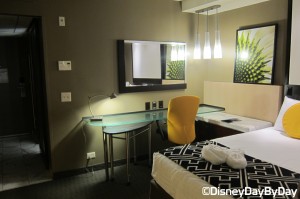 Contemporary Resort Room 8
