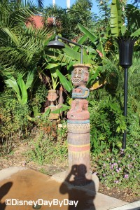 Disney Polynesian Resort - Totems 3