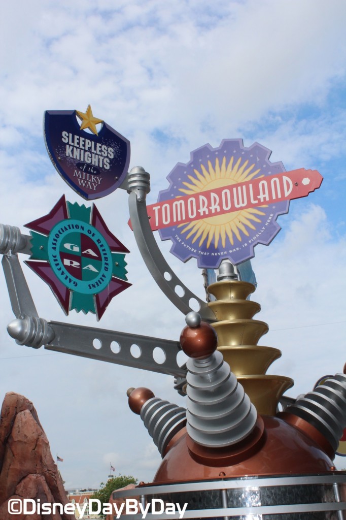 Disney Signs - Tomorrowland - DisneyDayByDay