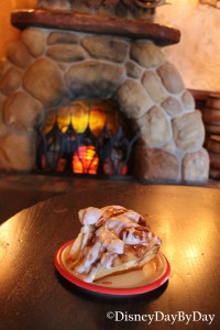 Gaston's Tavern - Warm Cinnamon Roll  - DisneyDayByDay 1