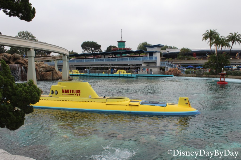 Finding Nemo Submarine Voyage - Silent Sunday - DisneyDayByDay